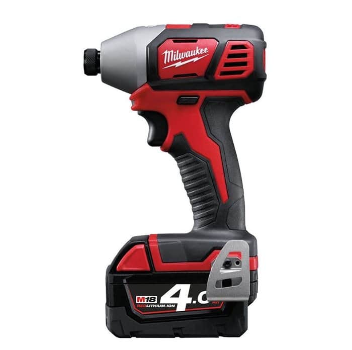 מברגת אימפקט 18V + שתי סוללות 4A ומטען milwaukee